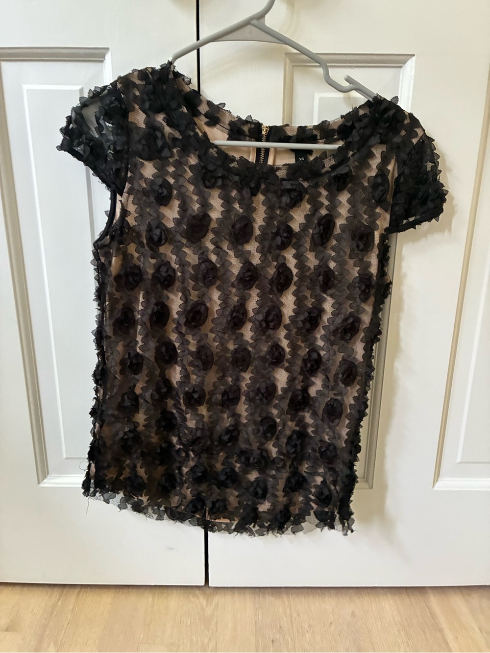 Ann Taylor Black Floral Applique Short Sleeve Sheer Top
